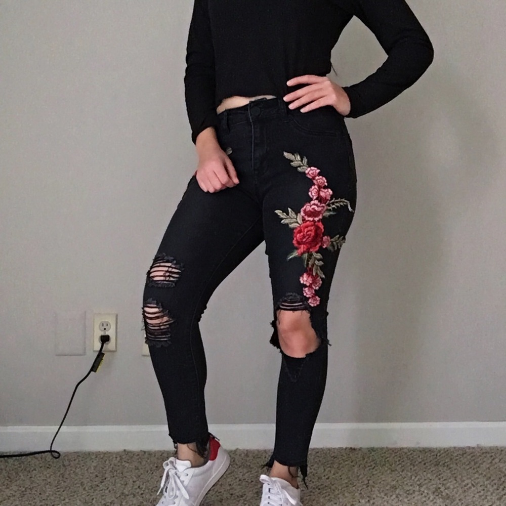 Distressed Black Skinny Jeans